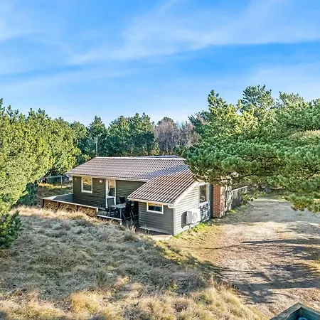 Jula - 800m From The Sea By Interhome Nyaraló