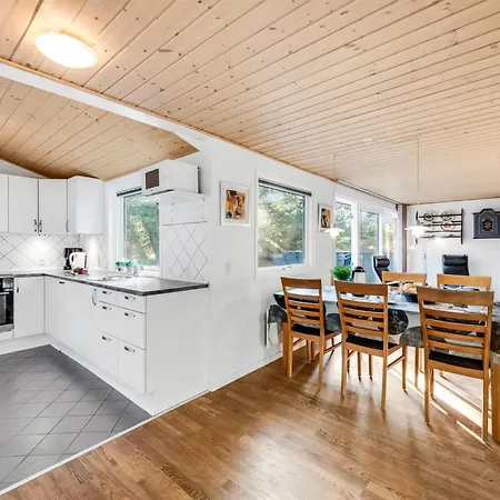 Jula - 800m From The Sea By Interhome Feriehus *