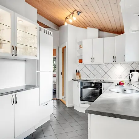 Nyaraló Jula - 800m From The Sea By Interhome