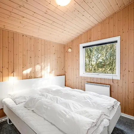 Jula - 800m From The Sea By Interhome Feriehus *
